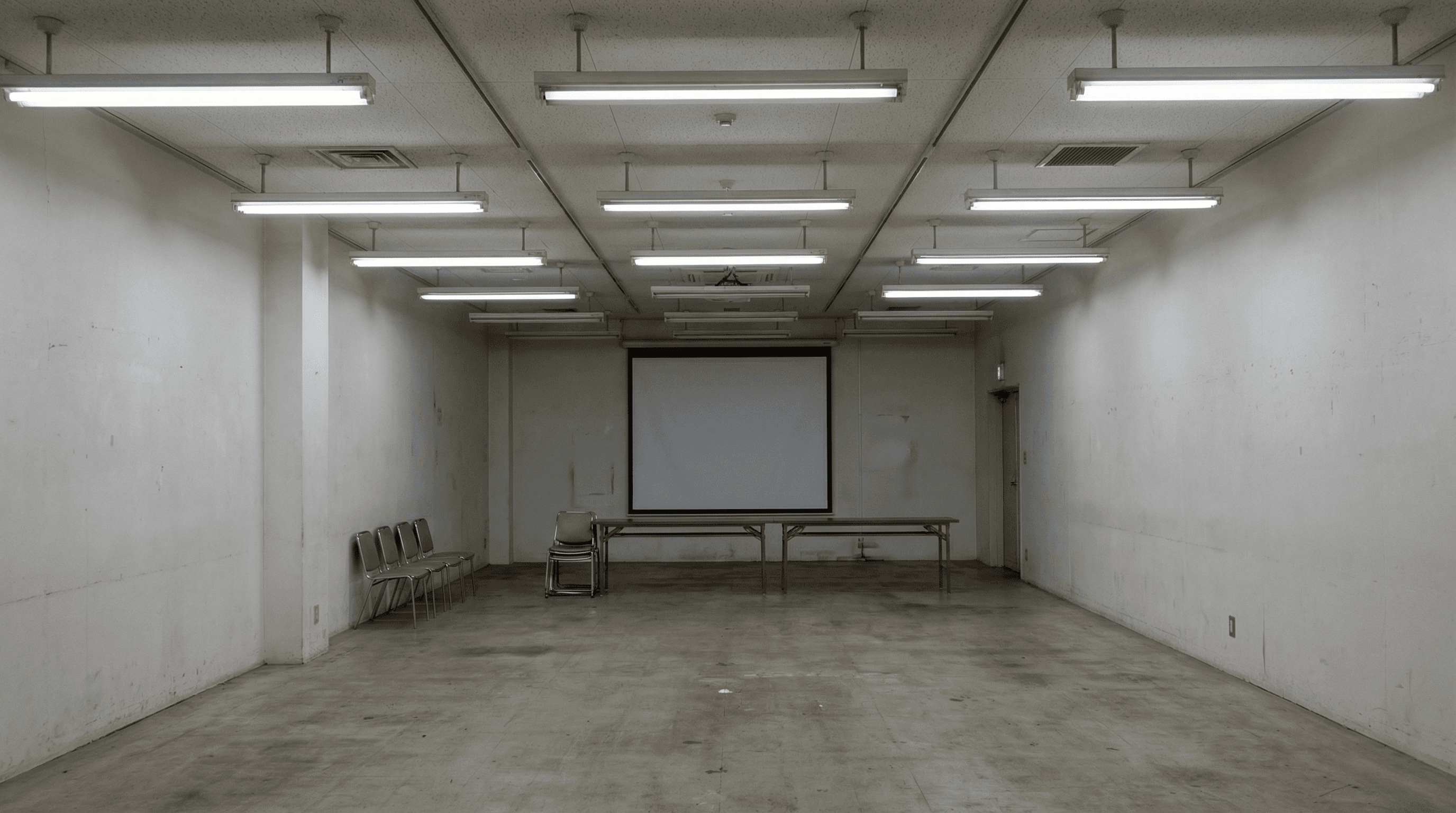 一般的な内装の写真（Before）